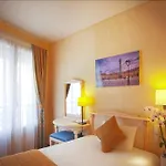Louvre Sainte Anne 3*