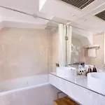Louvre Sainte Anne 酒店