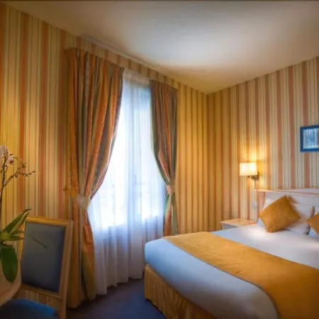 Louvre Sainte Anne Hotel 3*