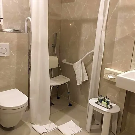 Louvre Sainte Anne Hotel Paryż
