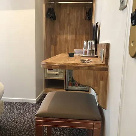 Louvre Sainte Anne 3*