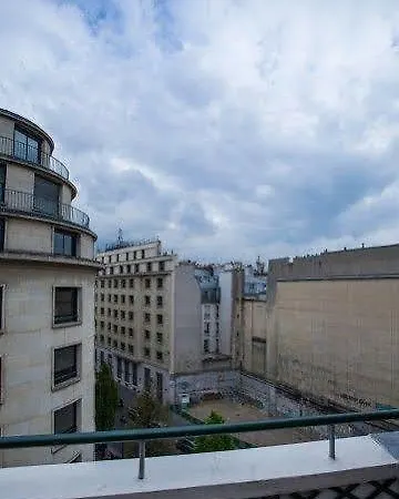 Louvre Sainte Anne 3*