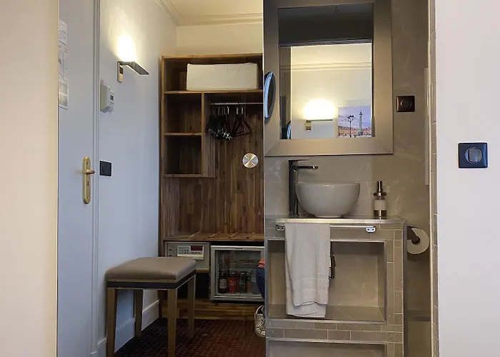 Louvre Sainte Anne Hotell 3*