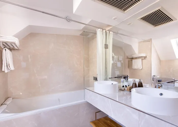 Louvre Sainte Anne Hotell