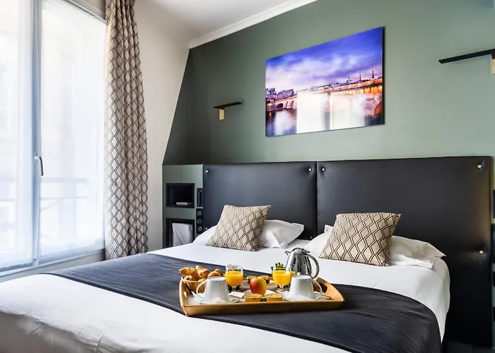 Hotell Louvre Sainte Anne 3*