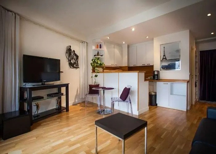 Hotell Louvre Sainte Anne 3*