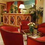 Louvre Sainte Anne Otel 3*